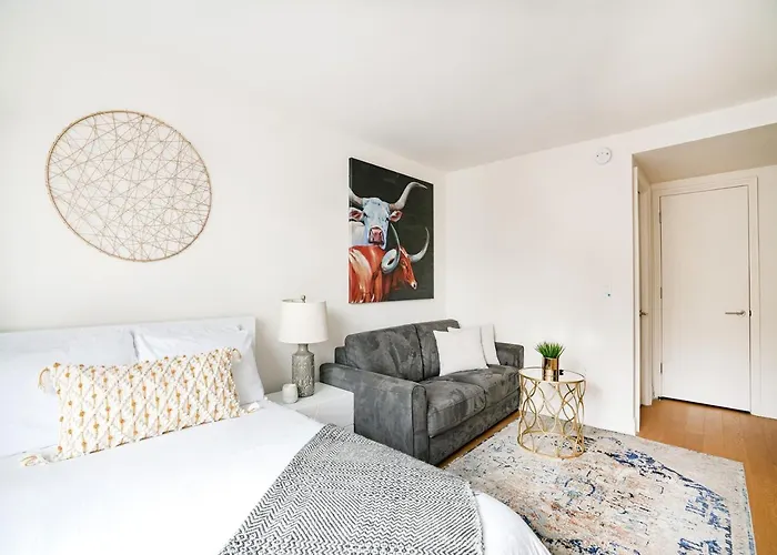 Unique Studio Apartment At East Side