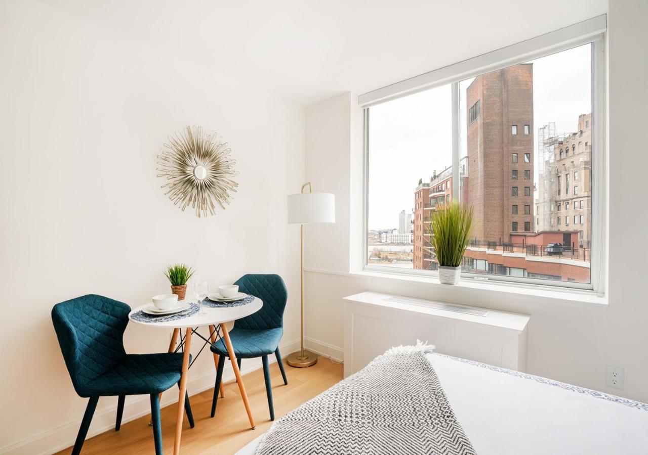 Unique Studio At East Side Apartment *